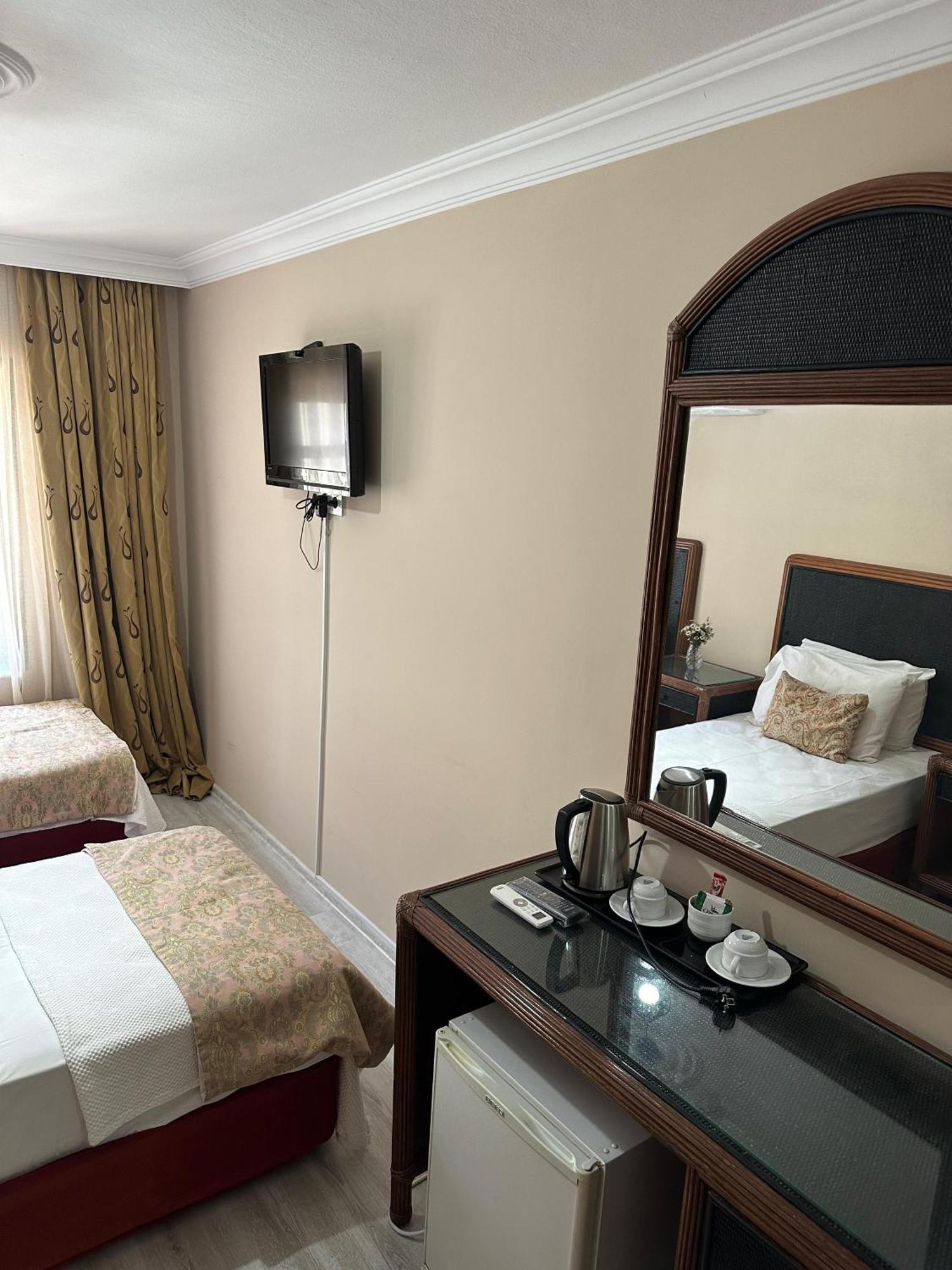 Loost Town Inn Hotel Анталья Экстерьер фото