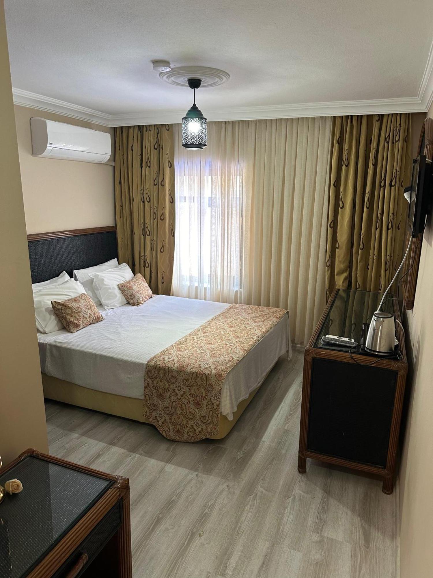 Loost Town Inn Hotel Анталья Экстерьер фото